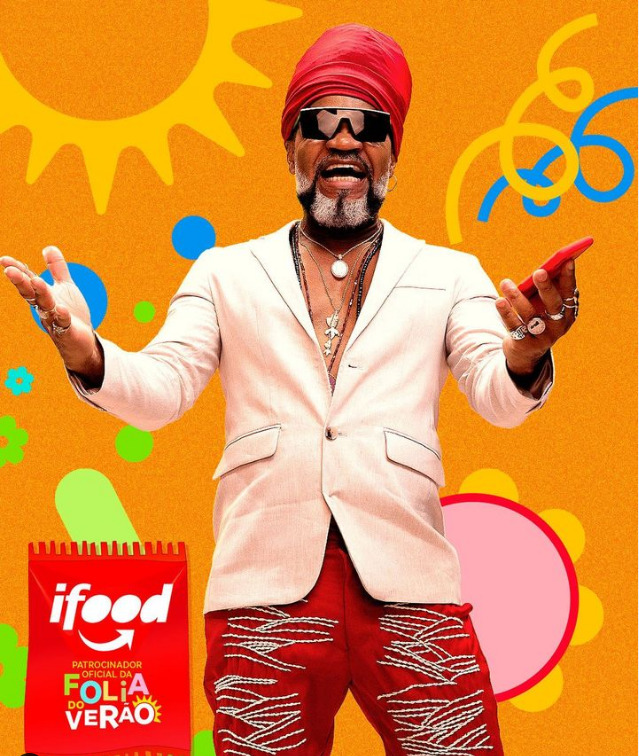 Em ritmo de carnaval, iFood convida Carlinhos Brown para interpretar hit da folia do verão