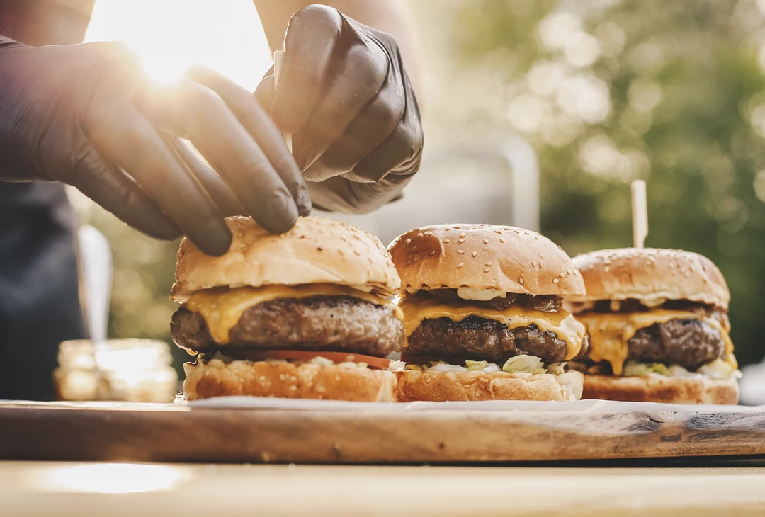Chapa quente: iFood vende cinco hambúrgueres a cada segundo