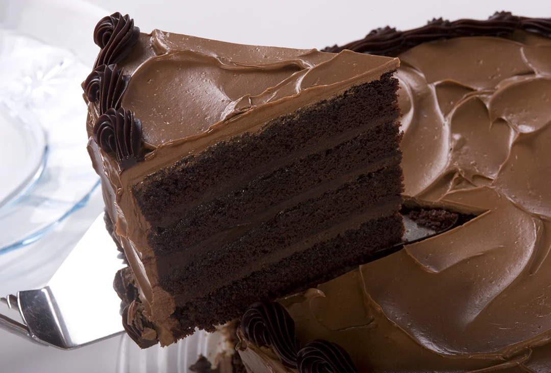 Que tal um bolo de chocolate? Aprenda receitas clássicas e fáceis