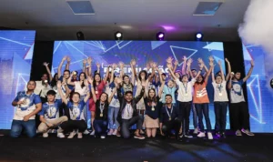 iFood premia os estudantes vencedores da Maratona Tech
